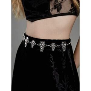 Gothic Coffin Chain Belt with Skull Detail – Adjustable Silver Waist Chain